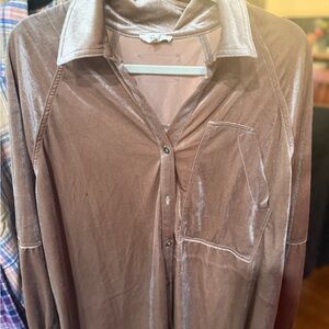 Easel Velvet Button-Up Shirt size large